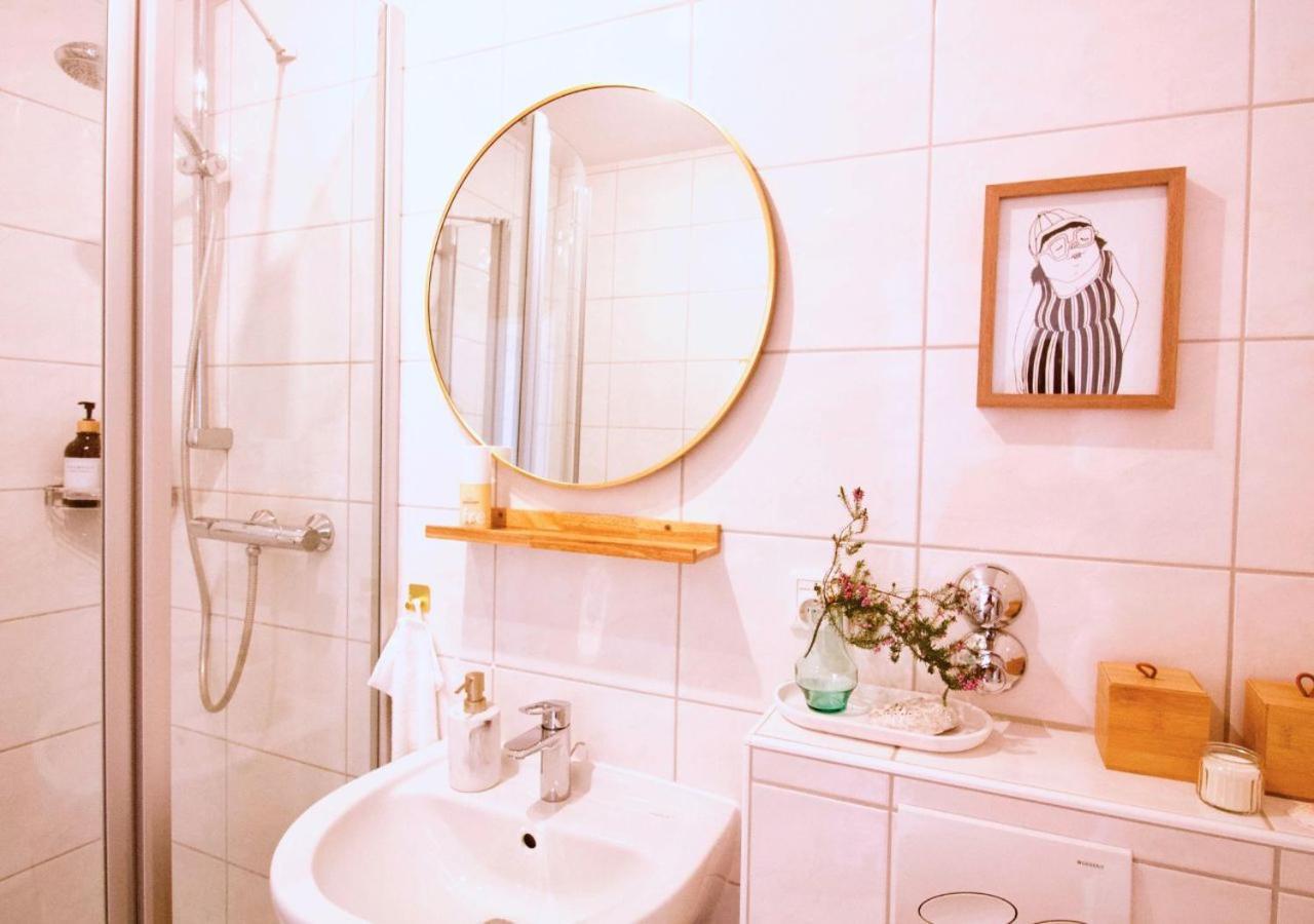 Apartment Mit Balkon - Netflix - Nahe Messe Duesseldorf Krefeld Esterno foto