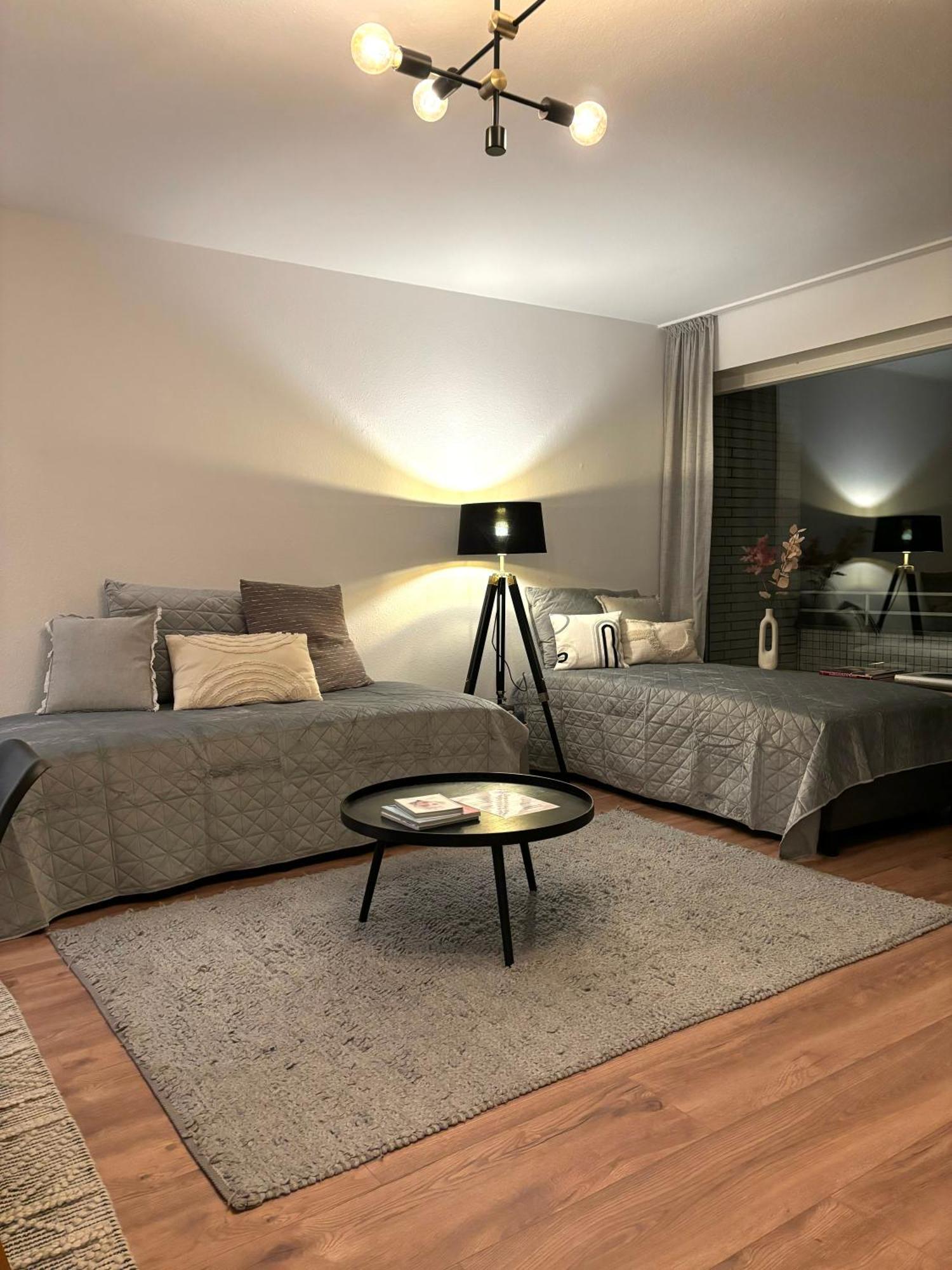 Apartment Mit Balkon - Netflix - Nahe Messe Duesseldorf Krefeld Esterno foto